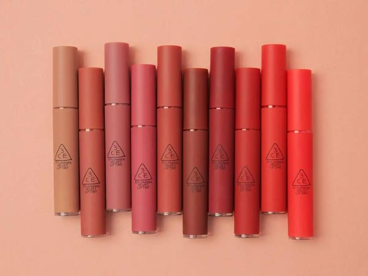 3CE Velvet Lip Tint là lựa chọn son kem lì phù hợp cho môi trường học đường 3CE Velvet Lip Tint là lựa chọn son kem lì phù hợp cho môi trường học đường