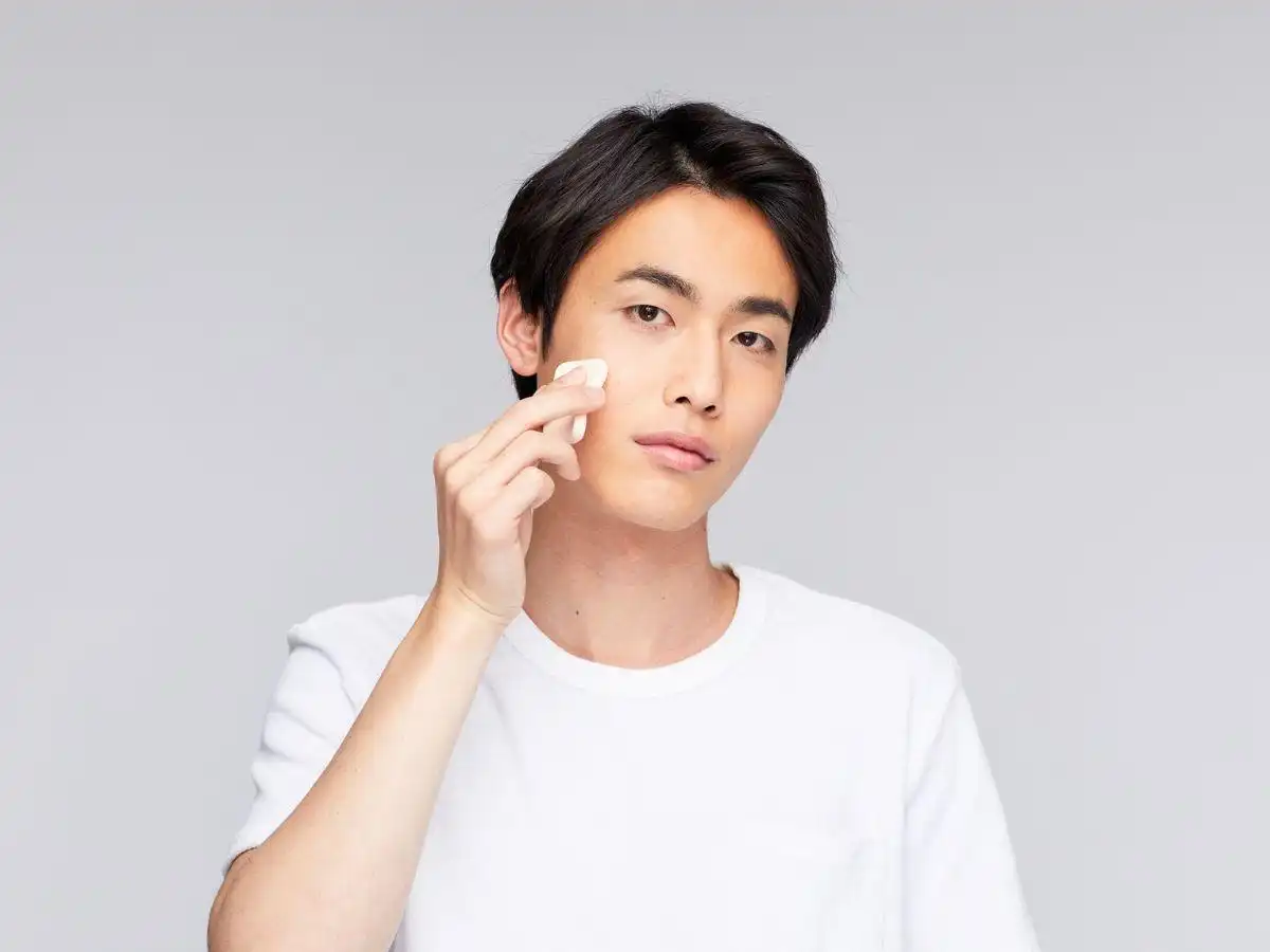 Anh em cũng nên skincare để có lớp makeup hoàn hảo Anh em cũng nên skincare để có lớp makeup hoàn hảo