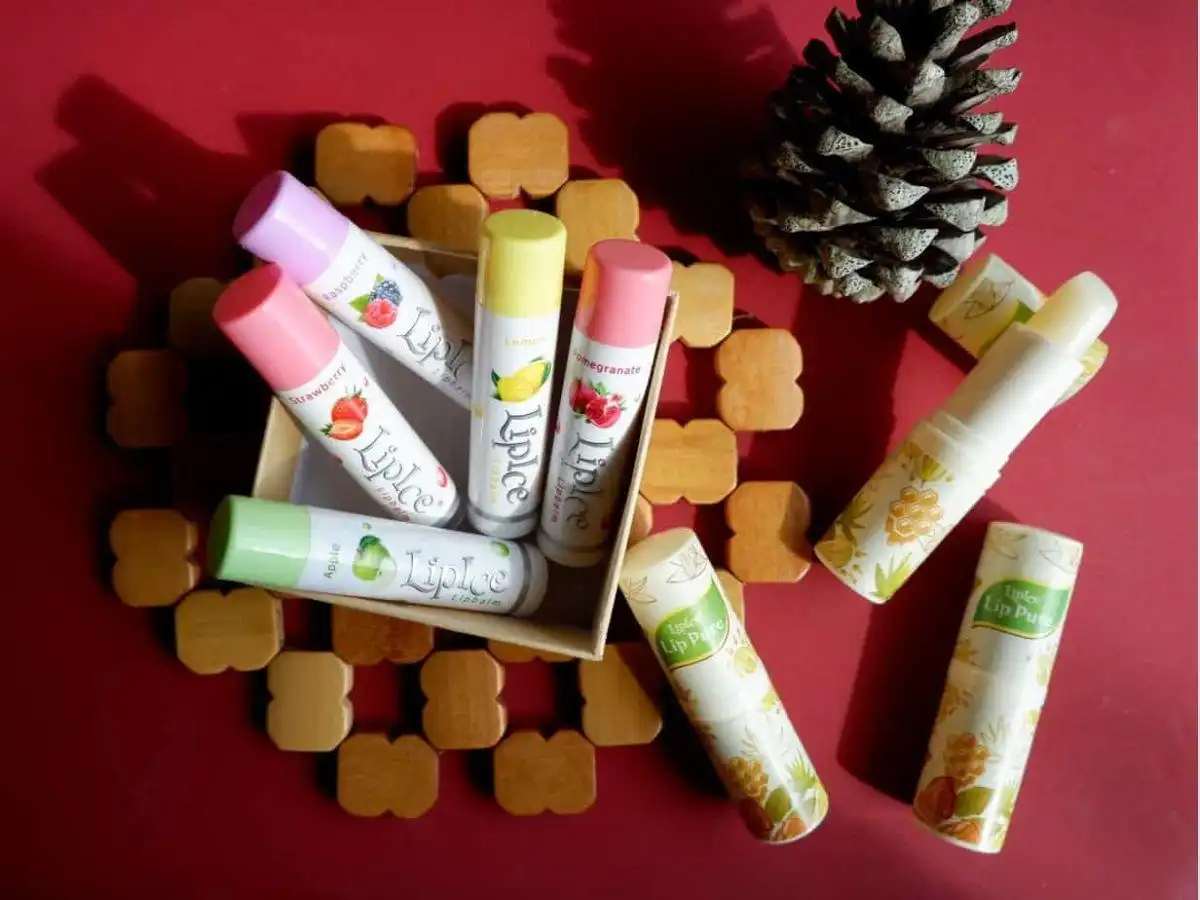 Các thỏi son dưỡng Lipice với thiết kế nhỏ gọn và đa dạng lựa chọn màu sắc và mùi hương