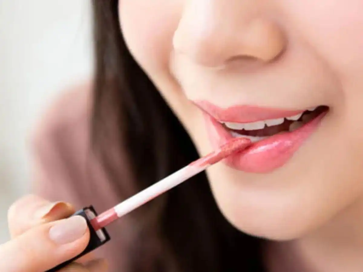 Chất son lỳ hay son kem mịn đều có những ưu điểm khác nhau