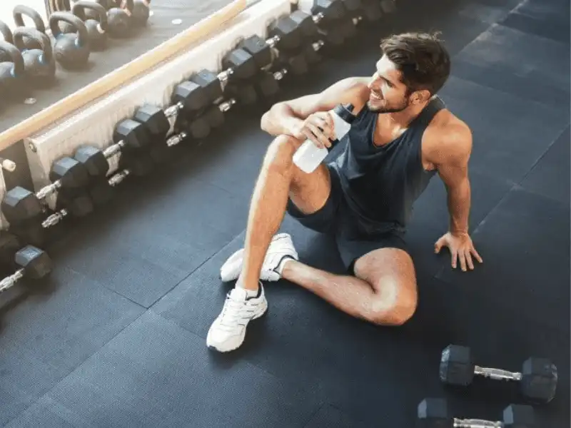 Chọn áo thun ba lỗ tập gym vừa vặn với dáng người