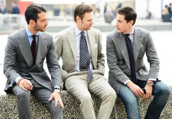 Chọn cà vạt đúng cách sẽ góp phần tôn lên bộ suit nam, giúp người mặc thêm chỉnh chu, phong cách Chọn cà vạt đúng cách sẽ góp phần tôn lên bộ suit nam, giúp người mặc thêm chỉnh chu, phong cách