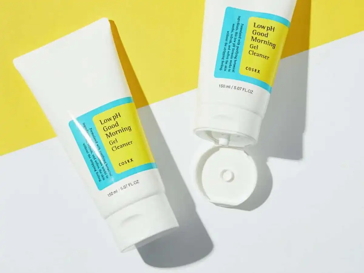 Cosrx Low pH Good Morning Gel Cleanser là một sản phẩm sữa rửa mặt dịu nhẹ Cosrx Low pH Good Morning Gel Cleanser là một sản phẩm sữa rửa mặt dịu nhẹ