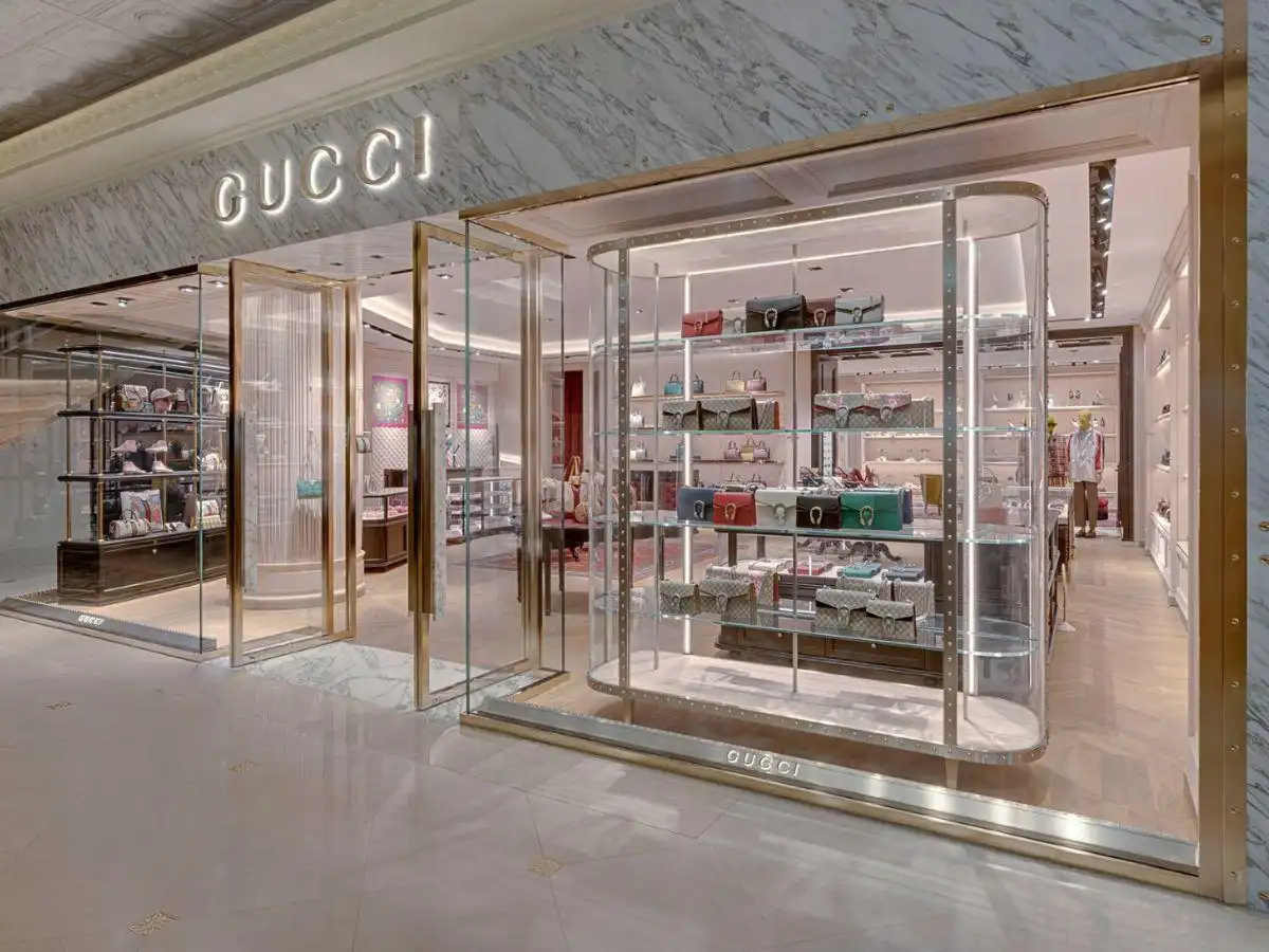Cửa hàng Gucci tại Tràng Tiền Plaza số 24 Hai Bà Trưng Cửa hàng Gucci tại Tràng Tiền Plaza số 24 Hai Bà Trưng