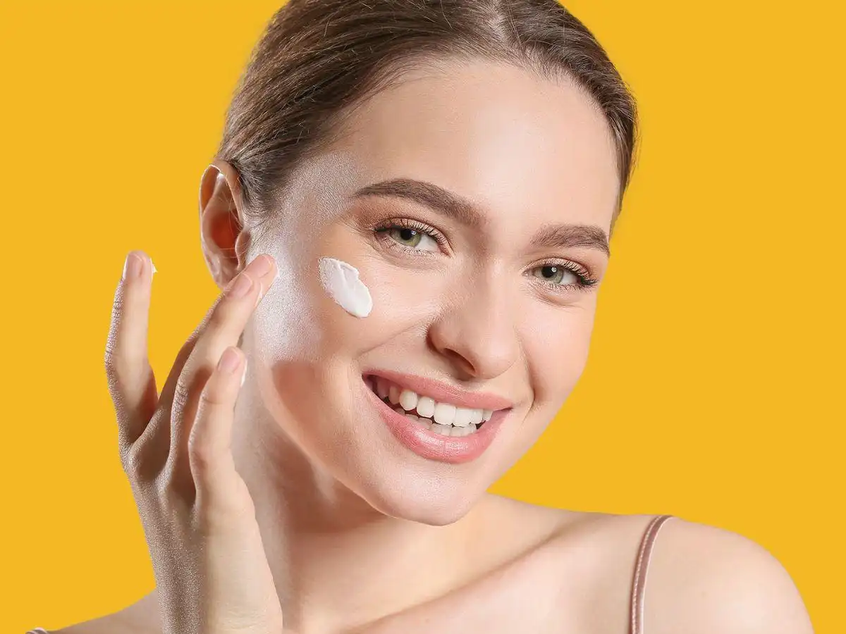 Đừng quên sử dụng kem chống nắng trong chu trình chăm sóc da trước make up Đừng quên sử dụng kem chống nắng trong chu trình chăm sóc da trước make up