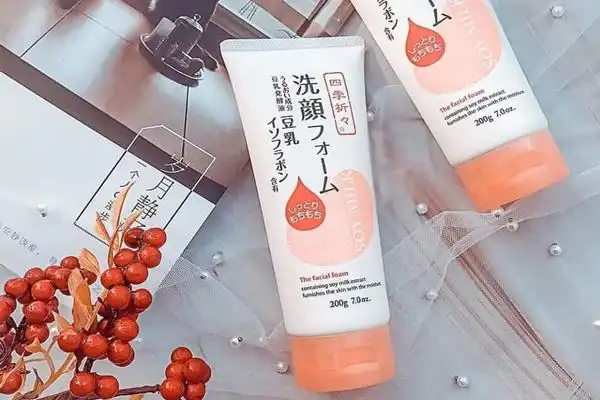 Gợi ý 11 sữa rửa mặt trị mụn cho nam của Nhật Bản