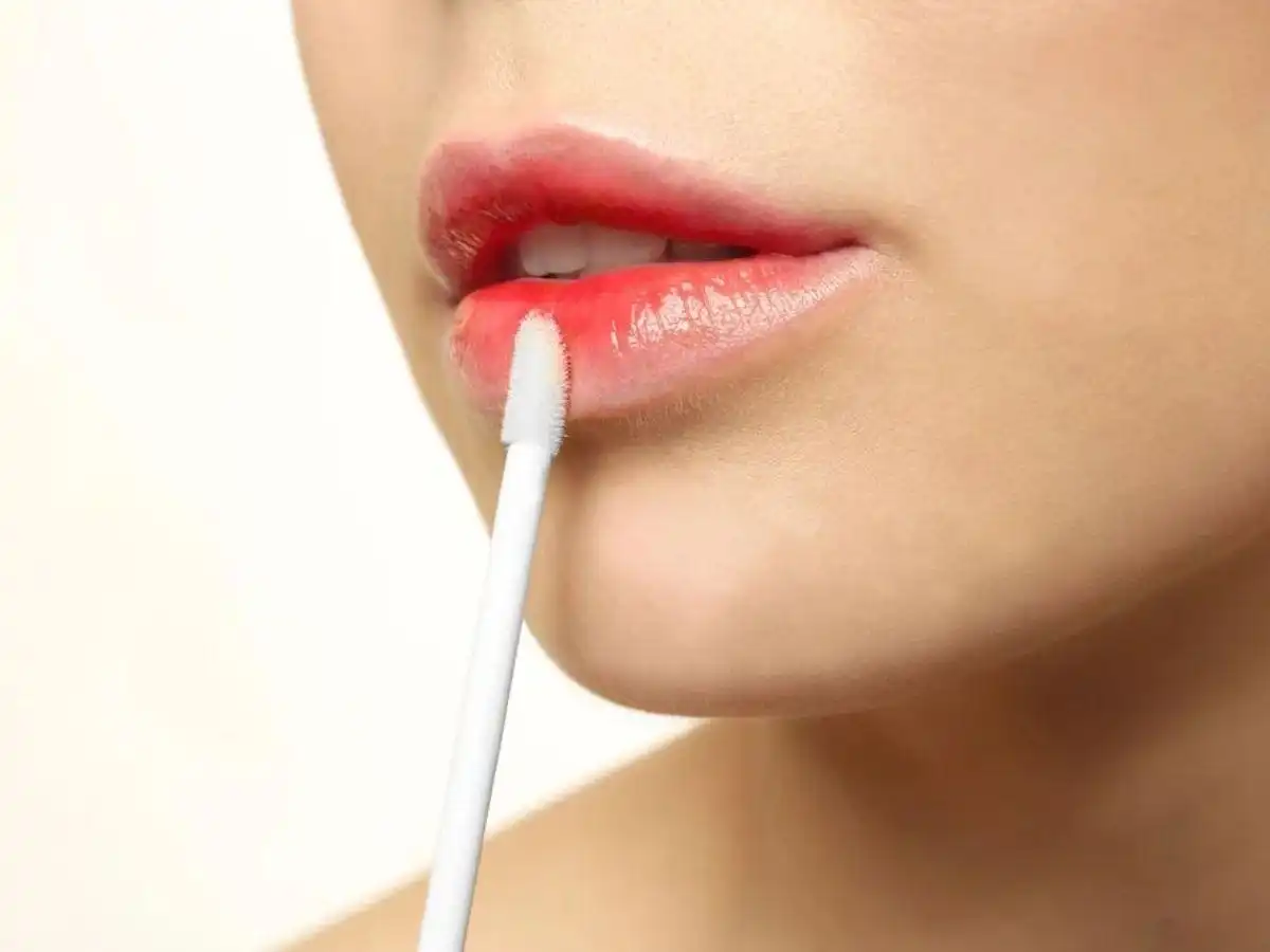 Kỹ thuật đánh son lòng môi tạo hiệu ứng chuyển màu tự nhiên