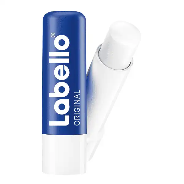Labello có xuất xứ từ Đức giúp đôi môi luôn mềm mịn, căng bóng, sáng hồng
