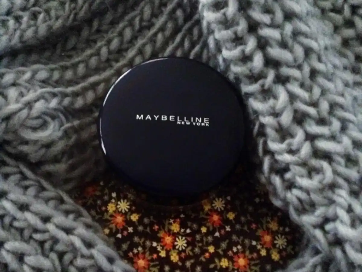 Maybelline Shine Free Oil-Control Loose Powder Maybelline Shine Free Oil-Control Loose Powder