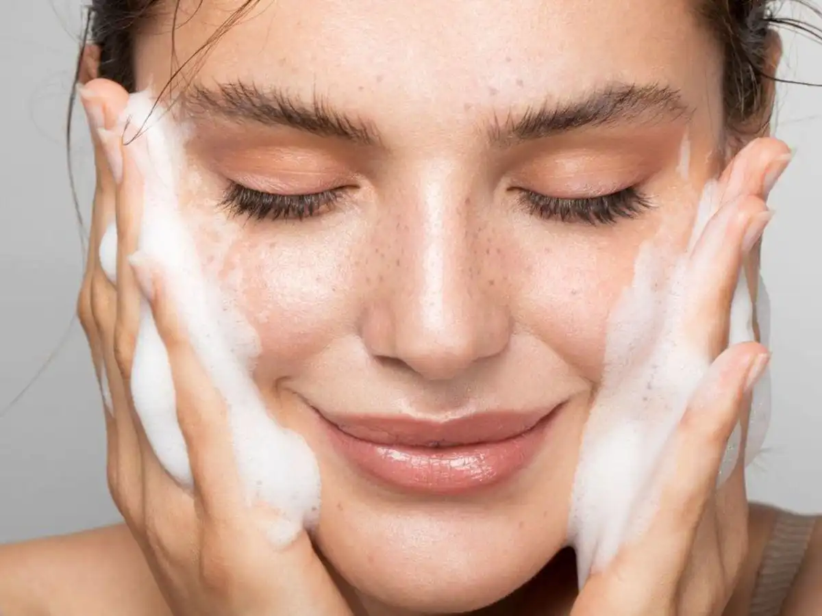 Phương pháp tẩy trang kép (double cleansing) được xem là lựa chọn lý tưởng