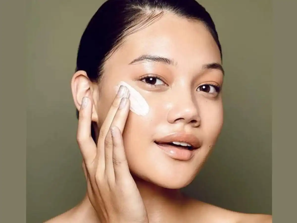 Sử dụng kem lót đúng cách và trước lớp trang điểm Sử dụng kem lót đúng cách và trước lớp trang điểm