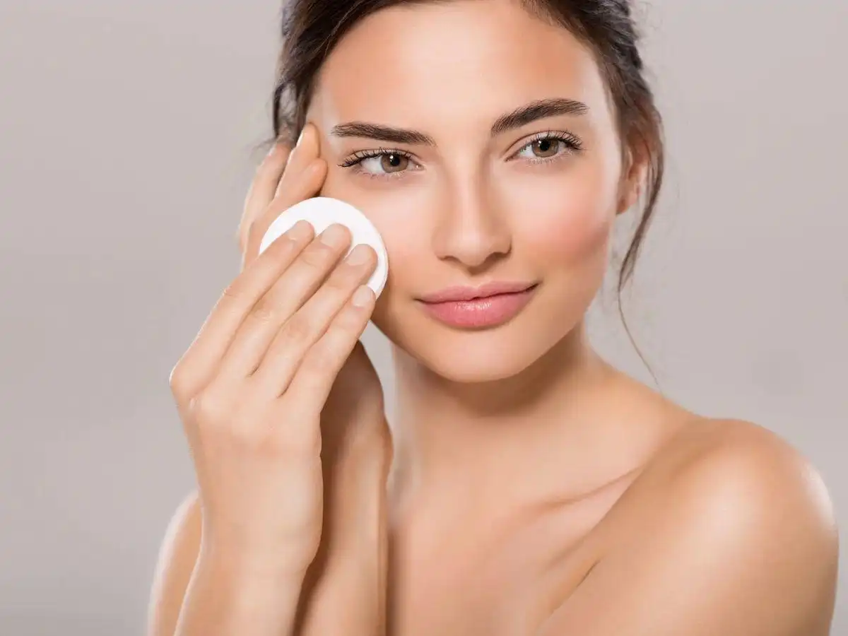 Tẩy trang là bước quan trọng để ngăn ngừa mụn Tẩy trang là bước quan trọng để ngăn ngừa mụn