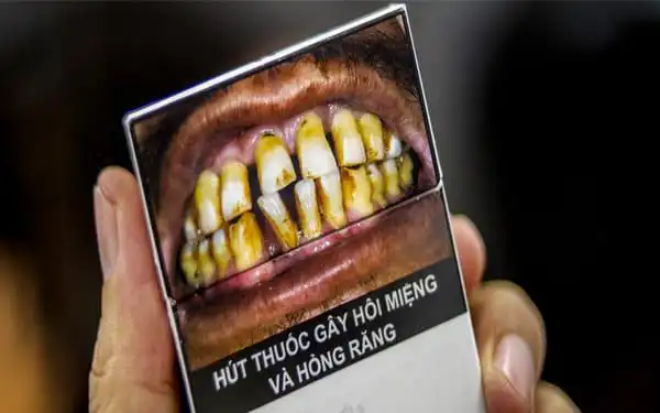 Thuốc lá gây hôi miệng Thuốc lá gây hôi miệng