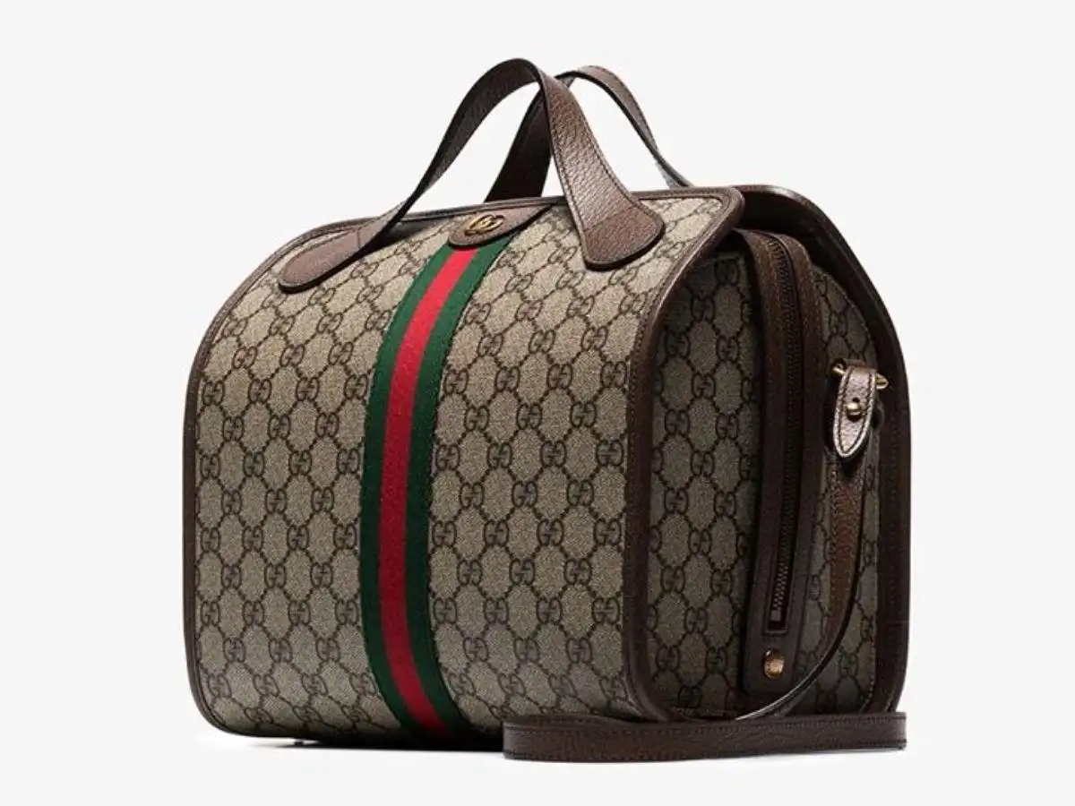 Túi duffle Gucci phù hợp cho những chuyến đi hoặc buổi tập thể thao năng động Túi duffle Gucci phù hợp cho những chuyến đi hoặc buổi tập thể thao năng động
