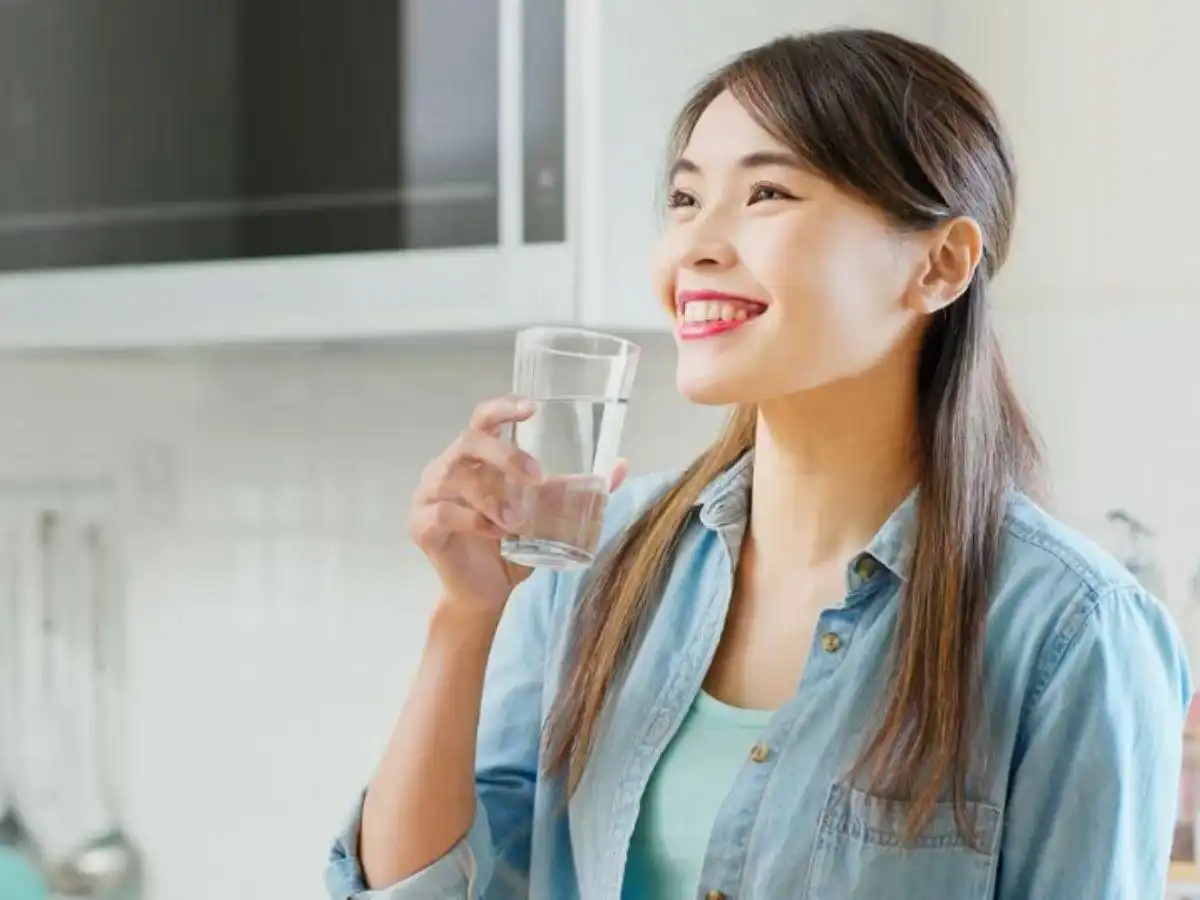 Uống nhiều nước cũng giúp quá trình hồi phục nhanh hơn Uống nhiều nước cũng giúp quá trình hồi phục nhanh hơn
